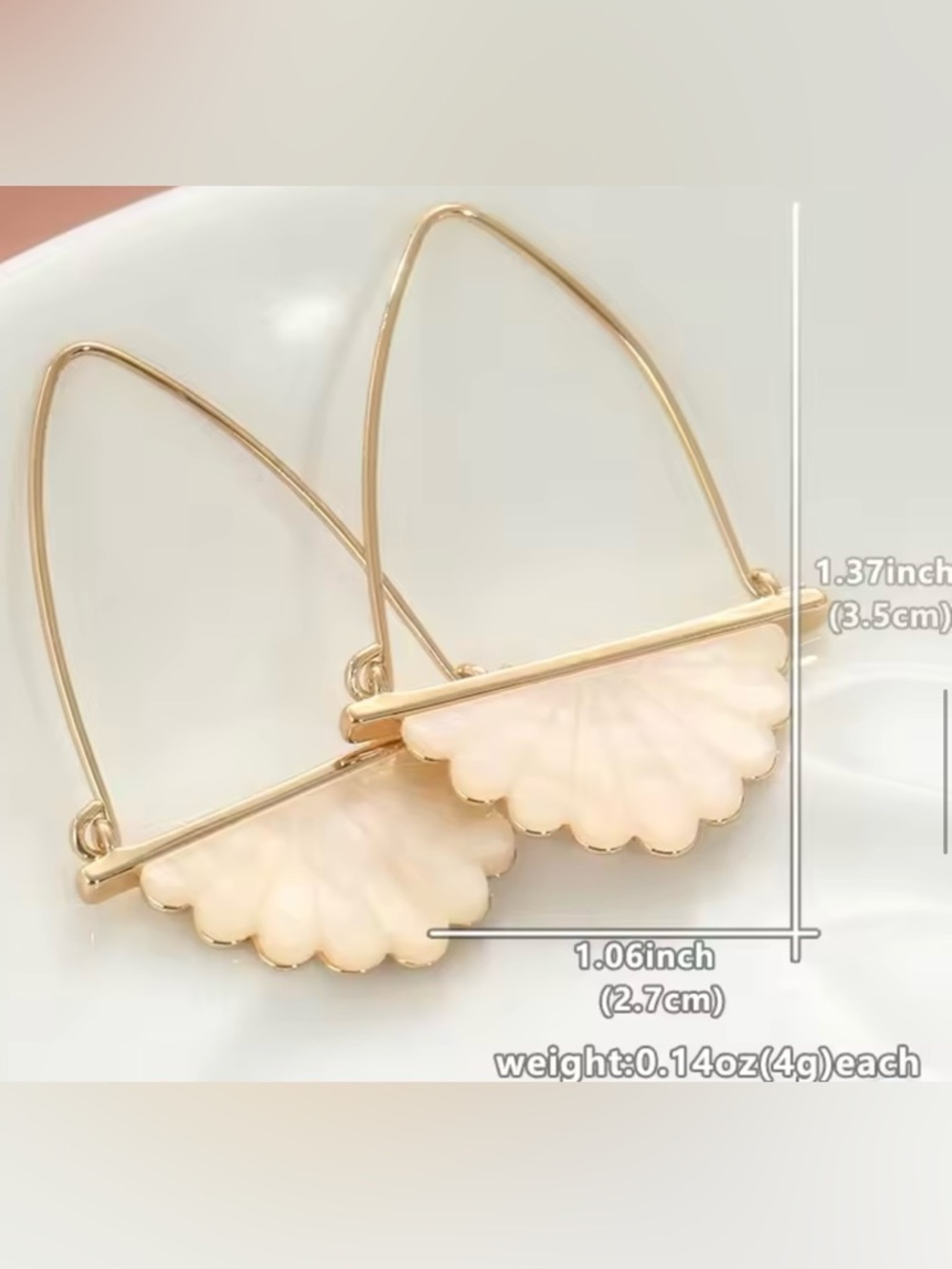 New Gold Shell Design Earrings - Picture 5 of 7
